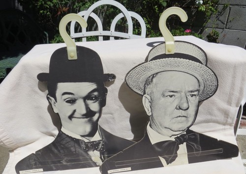 Henderson Hanger laurel & Fields 1967 Die-cut Cardboard Celebrity Faces - Picture 5 of 6