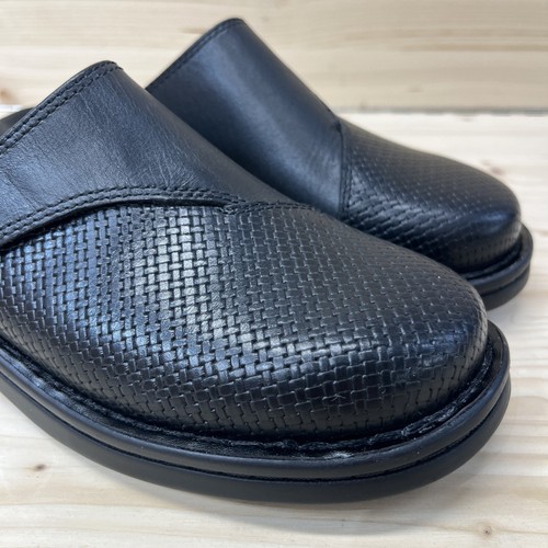Clarks Shoes Womens 8M Patty Tanya Leather Slip On Black Mule Clog Soft Cushion - Picture 2 of 17