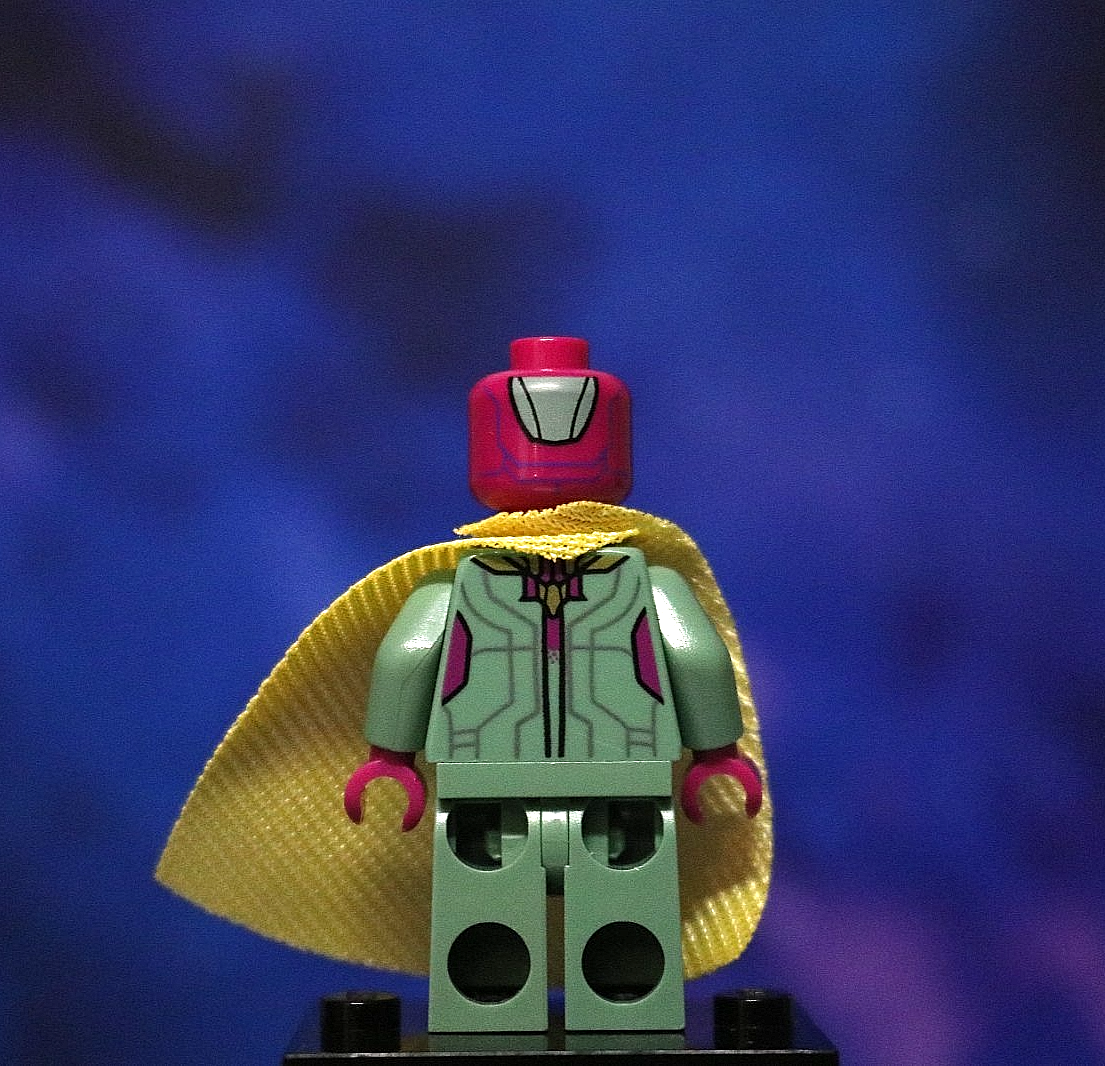 LEGO Marvel: Vision Minifigure - Dark Azure Spot on Forehead (sh0178 ...