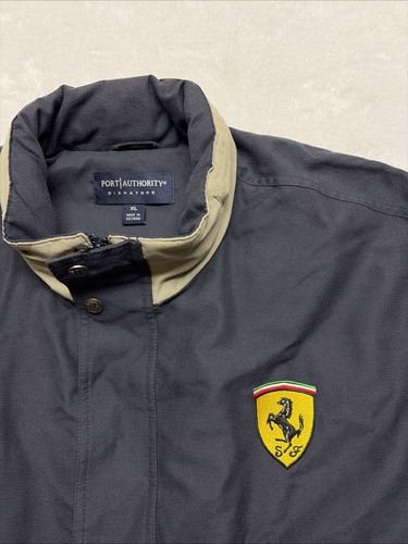Chaqueta vintage Ferrari bordada para hombre XL Port Authority azul amarillo deletreado - Imagen 2 de 15