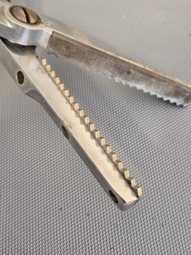 Vintage Wilkinson Pinking Shears Scissors Sheffield  - Picture 7 of 15