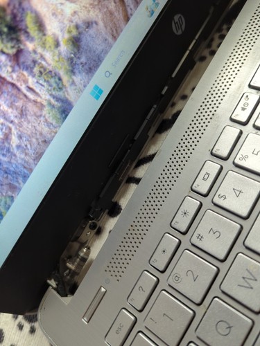 HP 14s-dq0504TU" HD Laptop (Intel Core Celeron) Not Tested Without Charger - Picture 3 of 13