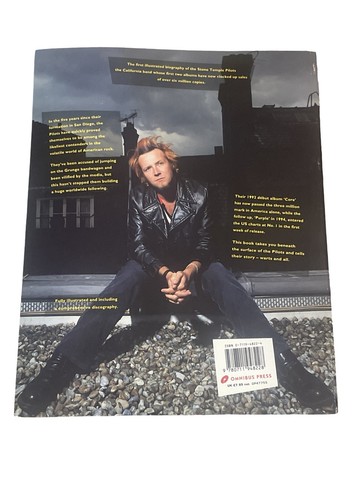 Stone Temple Pilots 1995 Book Mick Wall and Malcom Dome Book - Foto 4 di 14
