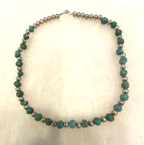 Türkis Perlen mit versilberten Perlen und Verschluss - 18 Zoll Lang - Bild 1 von 5