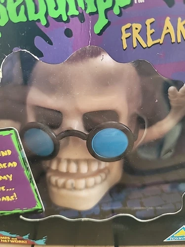 Rare Vintage GOOSEBUMPS Giant Freaky Face 1996 Curly Skeleton in box