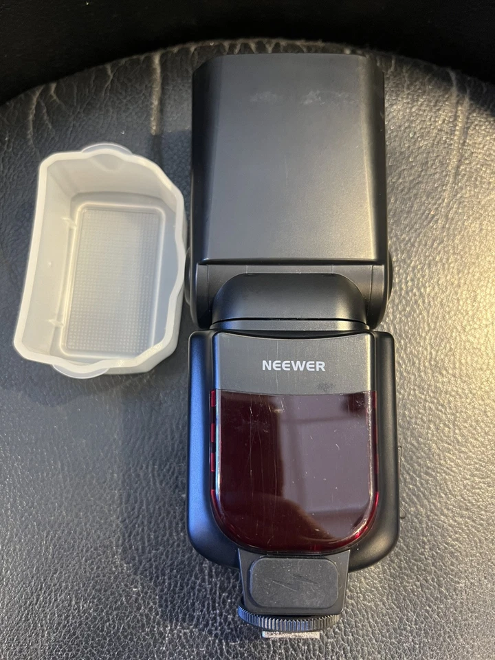 Neewer NW-625 GN54 Speedlite Flash OEM - Image 2 of 4