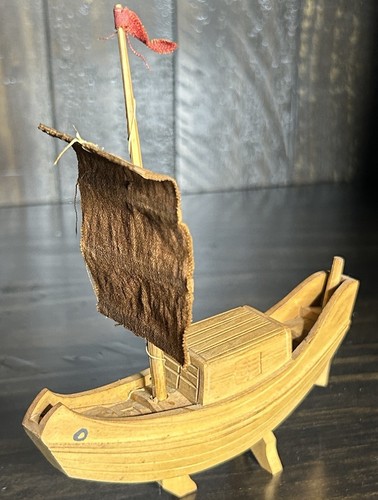 Vintage Ningbo White Wood Figurine Asian Wood Folk Art Carved Boat Sushi Boat - Picture 9 of 9