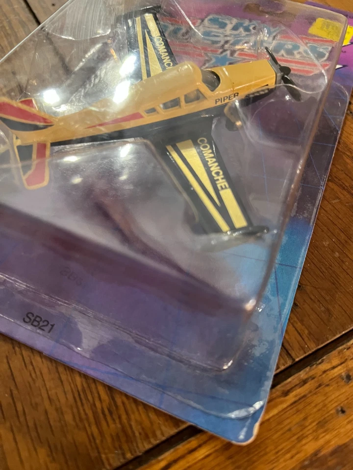 1988 Matchbox Sky Busters Piper Comanche Airplane SB21 Diecast - Image 2 of 4
