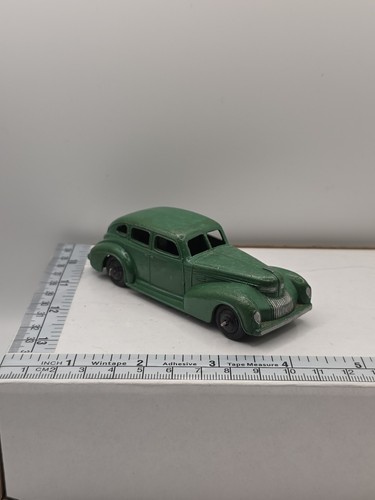 Dinky No. 39e, 1939 Chrysler Royal Sedan, Green Original - Picture 4 of 7