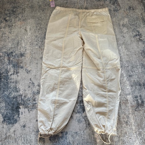 NWT Wild Fable Drawstring Mid Rise Wide Leg Parachute Pants Beige Women's Size M - Picture 4 of 11
