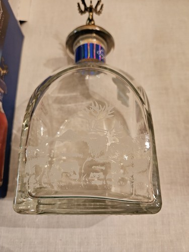 CARIBOU CROSSING 2019 STORE PIC BOX AND EMPTY BOTTLE BEAUTIFUL CARIBOU TOPPER - Picture 8 of 14