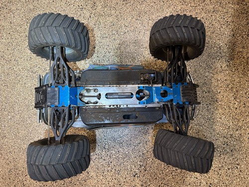Team Associated Monster GT 4.60 Nitro With New Pull Starter - Picture 6 of 9