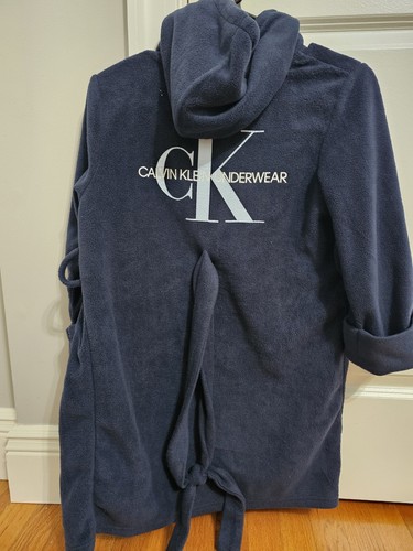 Boys Calvin Klein Blue Bathrobe Size 8-10 - Picture 2 of 3