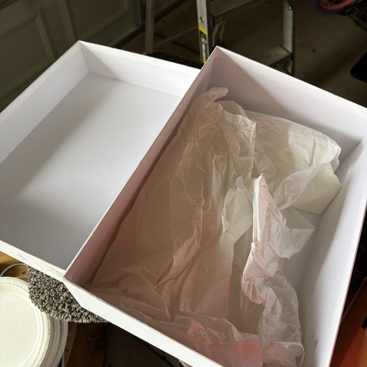 Balenciaga BOX ONLY Tissue Paper included    Very fluo View 5