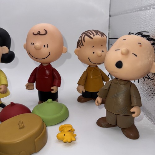 Figuras de acción coleccionables de los Peanuts "Memory Lane" 19 piezas 1 daño - Imagen 8 de 10