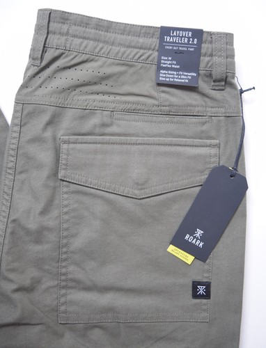 Pantaloni da viaggio uomo Roark Layover nuovi con etichette $95 32 verde militare vestibilità dritta cotone - Foto 2 di 5
