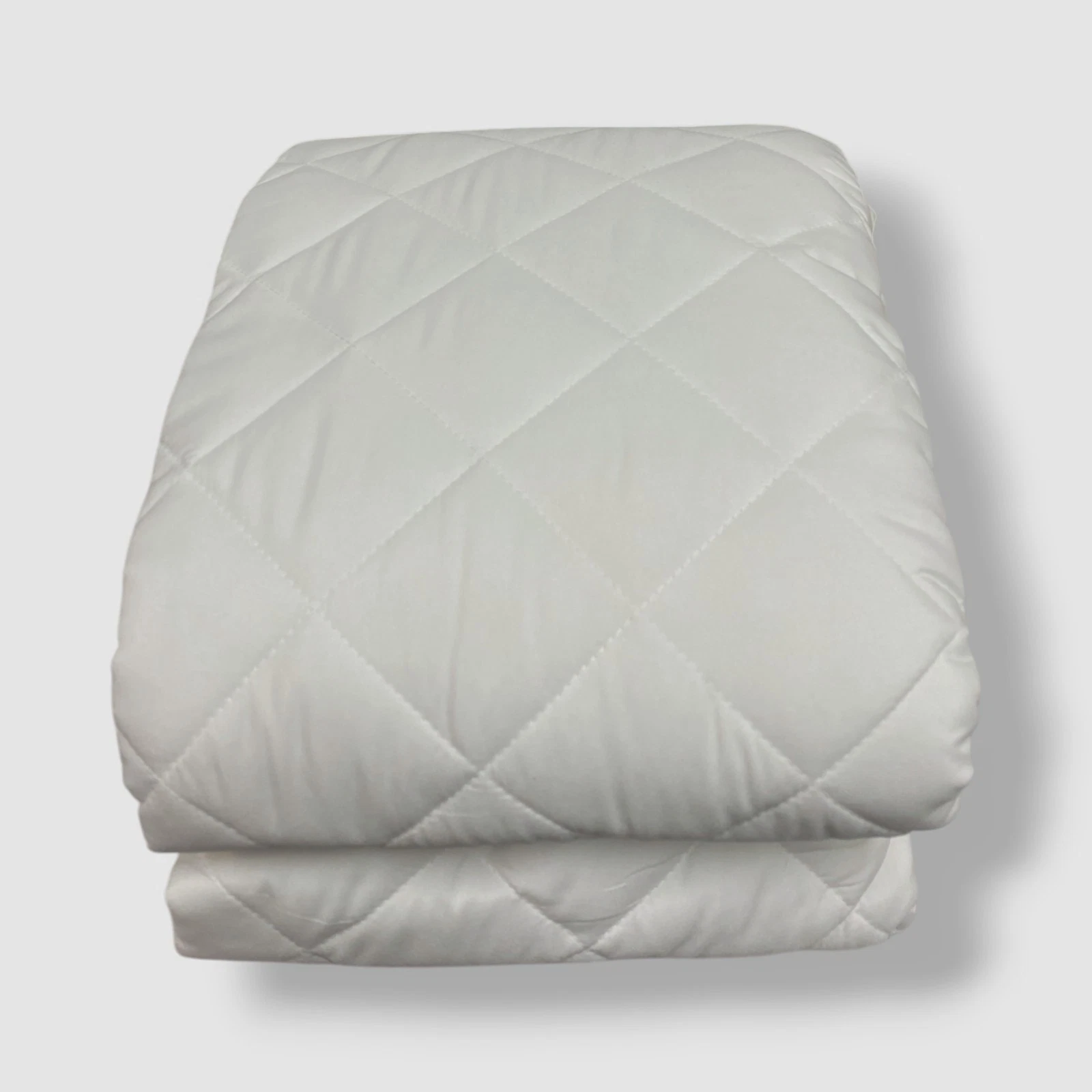 Cheer Collection White Ultra Soft Quilted Mattress Top Protector 'Full' Size