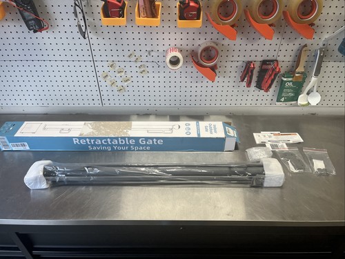 PRObebi Lockable Retractable Baby/Dog Gate 37” Tall, Extends to 55” Wide Grey - Picture 1 of 6