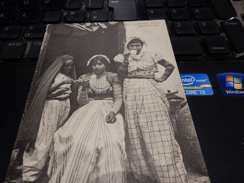 coffee afficionado. EARLY POSTCARD 1900 ERA barista ARAB GIRLS @ CAFE SHOP - 第 2/4 張圖片