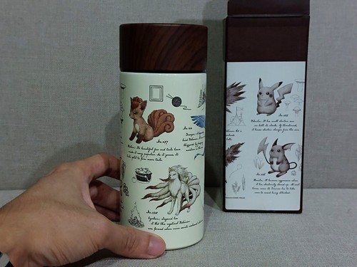 Pokemon Center 2019 Pokémon Researcher Stainless Steel Bottle Chiaki Karamomo - Picture 3 of 10