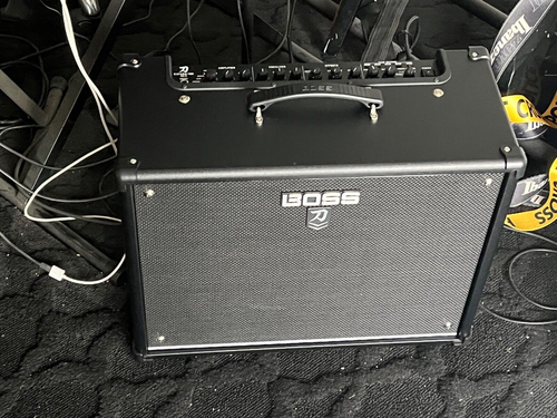 Boss Katana 100 MKII 100W Guitar Amplifier combo -with pedal board Black - Picture 4 of 10