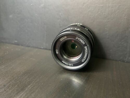 Zhongyi Mitakon Speedmaster 25mm F0.95 M43 - Picture 2 of 3