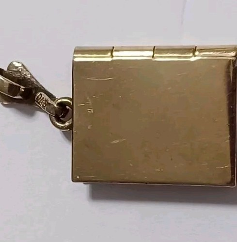 Vintage Mini goldfarben religiös Buch Bibel Medaillon Anhänger geätzte Blume und Kreuz - Bild 5 von 7