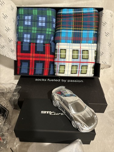 Ultimate Porsche Design cesta de regalo unisex 5 artículos para el dueño especial de Porsche - Imagen 2 de 5