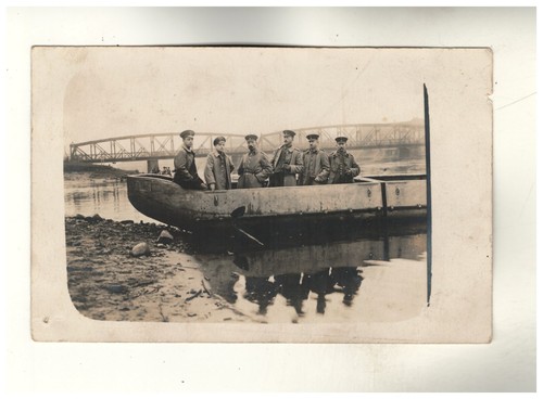 Foto AK 1.WK Soldaten im Boot Glogau 1917 Schlesien (19)