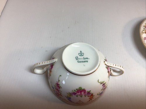 Taza y platillo RARO, Dreston Alemania, taza tiene corona de flores con dos asas  - Imagen 3 de 8