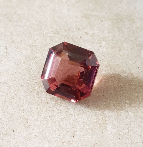 10.32 Ct Flawless Rhodolite Garnet Lab Grown Octagon Cut AAA Quality Loose Gems - Picture 6 of 7