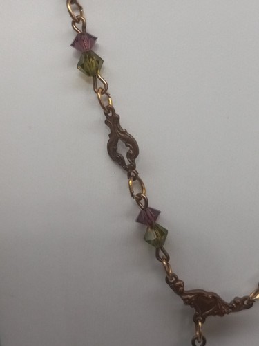 Sadie Green Vintage Gold Tone Purple Green Crystals Chandelier Pendant Necklace - Picture 9 of 14