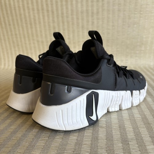 Nike Free Metcon 5 Zapatos Para Hombres Talla 9 Negro Blanco Tenis de Entrenamiento DV3949-001 - Imagen 15 de 19