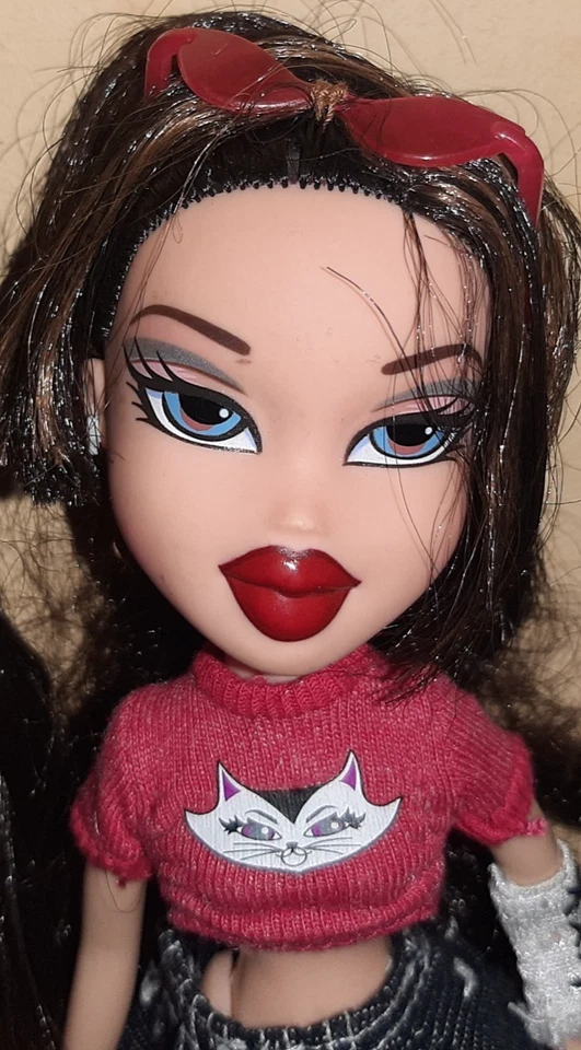 LOTTO 4  BAMBOLE   BRATZ   MGA  VINTAGE   2001 - Immagine 2 di 2