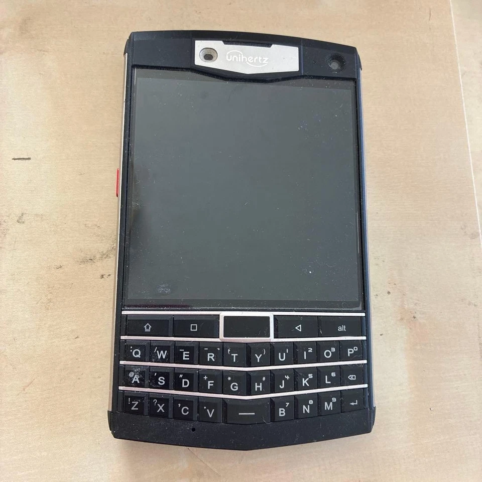 Unihertz Titan Android 10 Smartphone 4.5" SIM-free QWERTY 6GB - Image 2 of 3