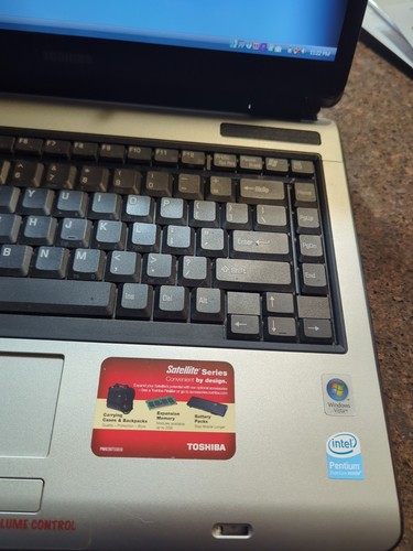 Vintage Toshiba Satellite A135 Intel CORE DUO@ 2ghz 1gb 110gb HDD Windows Vista - Picture 3 of 14