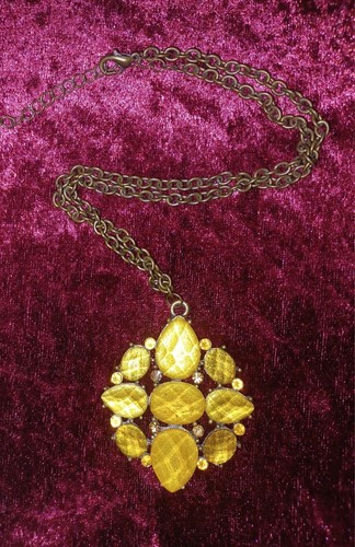Antiqued Pendant Necklace Yellow Acrylic Rhinestone 18" Bronze Chian - Picture 2 of 5