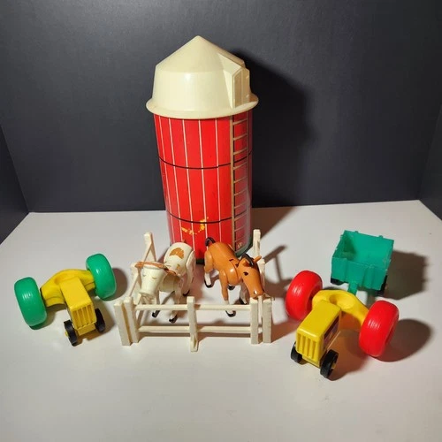 Vintage 1968 Fisher Price #915 Little People Toy Farm SILO + Accessories