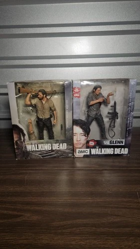 AMC The Walking Dead RICK GRIMES + Glenn - 10" Deluxe Action Figure, McFarlane