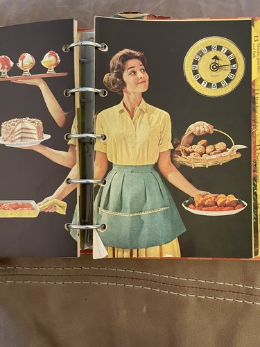 Vintage Better Homes and Gardens New Cook Book 1962 Revised Edition Binder - Picture 6 of 9