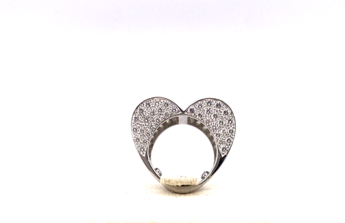 18k White Gold Heart Shaped Diamond Ring - Picture 3 of 6