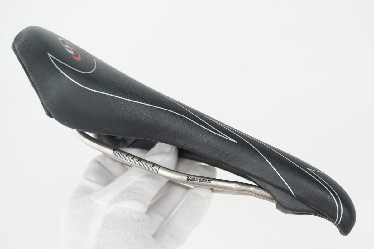 NOS SPECIALIZED V-GROOVE BLACK VINTAGE SADDLE SEAT RACING