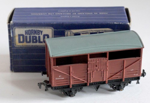 HORNBY DUBLO (32021) SUPER DETAIL (SD6) 8 TON CATTLE WAGON BR (BOXED) - Picture 9 of 12