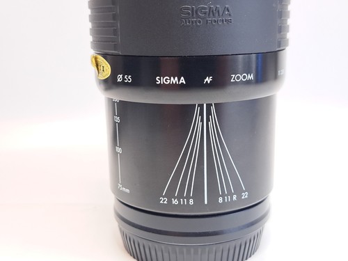 SIGMA AF 75-200mm F/1:3 OBIETTIVO AUTOFOCUS MULTISTRATO CON 2 TAPPI, PARALUME, CUSTODIA - Foto 8 di 10