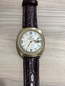 Vintage-1970s-14k-Bulova-accutron-2182
