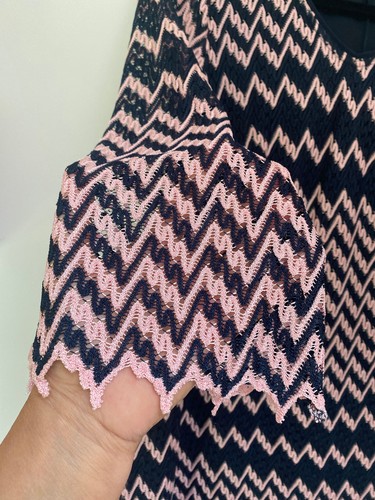 BETTY BARCLAY Navy Blue & Pink Zig Zag Knit Midi Dress UK10 - Picture 4 of 11