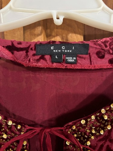 Womens burgandy ECI New York velvet embelished pullover blouse with cami - Picture 3 of 4