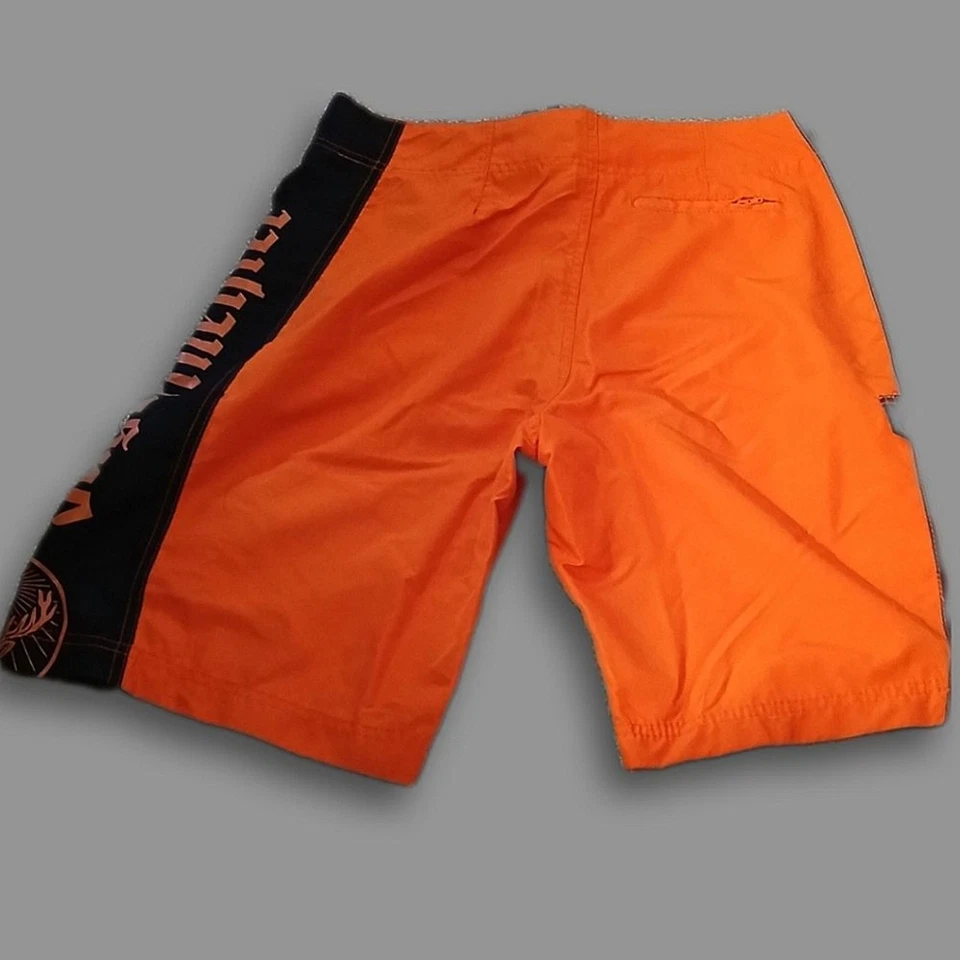 Pantalones cortos de tabla Jagermeister para hombre talla mediana (entrepierna de 9,5") Foto 2 de 4
