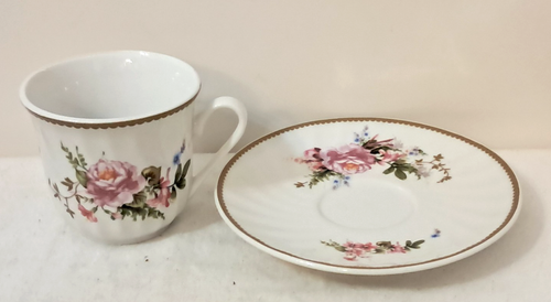 LYNNS TIMELESS ROSE CUPS AND SAUCERS NOS - Picture 2 of 6