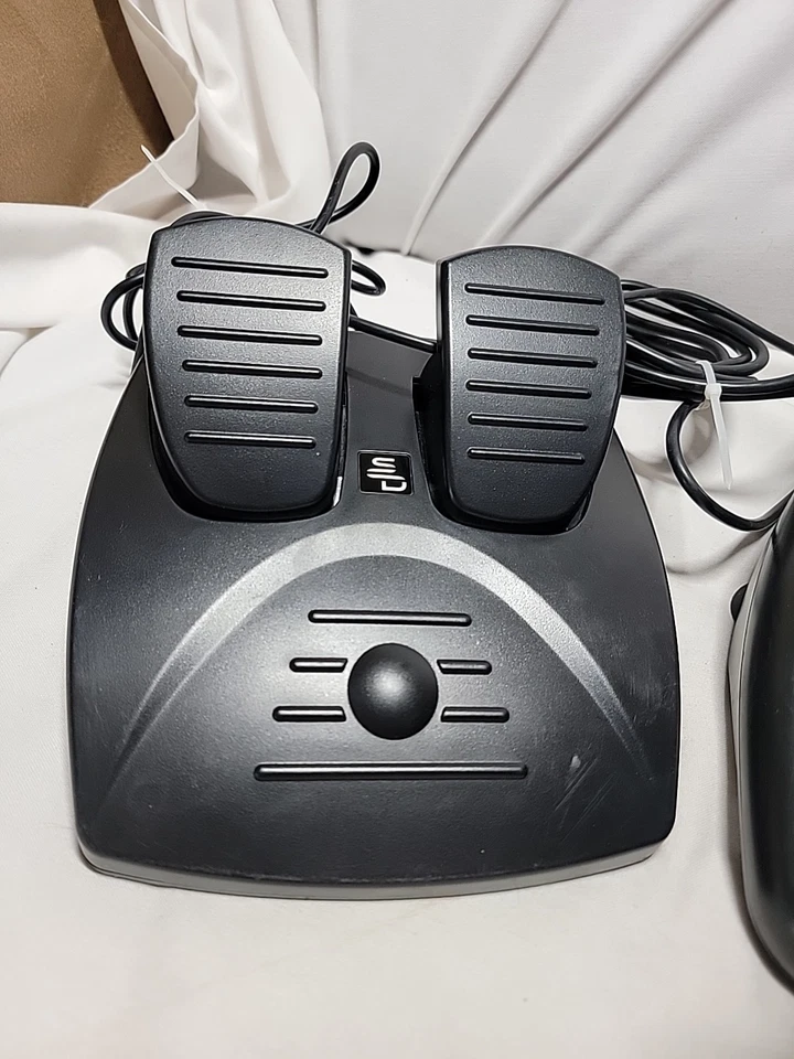 Superdrive SV450 racing wheel w Pedals & Shifters (Compatible to most devices) - Image 2 of 4